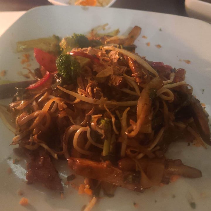 photo of Franchia Vegan Cafe Drunken Noodles shared by @bessiebean on  18 Jun 2023 - review