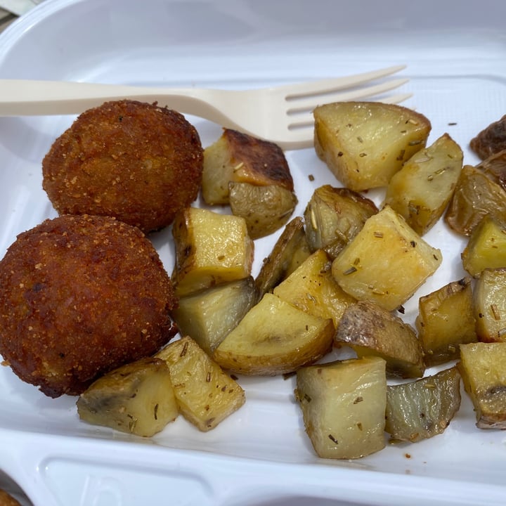 photo of Rifugio Hope Polpette con patate al forno shared by @andrius on  14 May 2023 - review