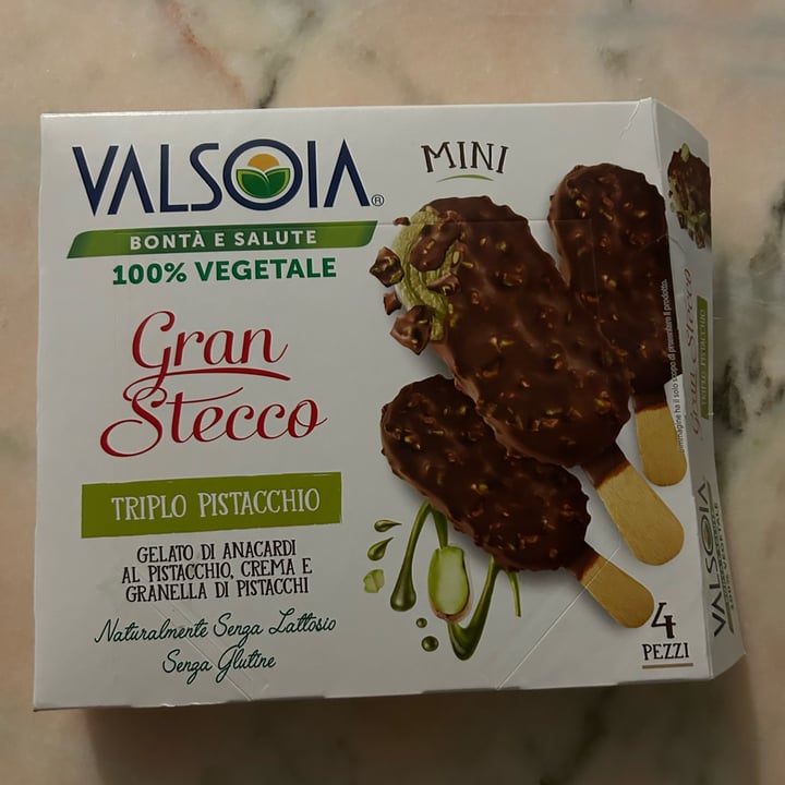 photo of Valsoia gran stecco al triplo pistacchio e anacardi shared by @miryvera81 on  06 May 2023 - review