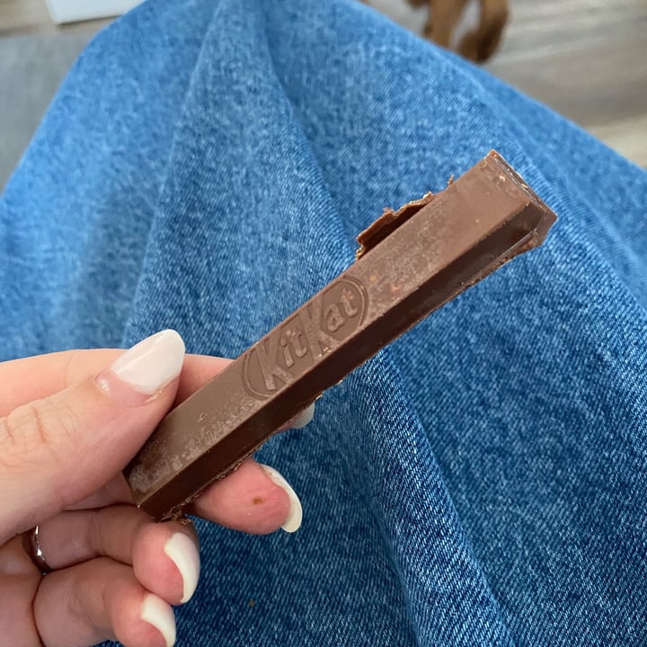 photo of Nestlé Kitkat Vegan shared by @ilariabiancolatte1 on  02 Jun 2023 - review
