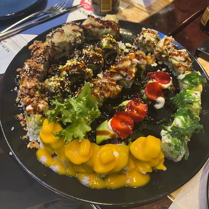 photo of Ristorante Sushi House Piatto di sushi vegan misto shared by @martipetra26 on  11 Jun 2023 - review