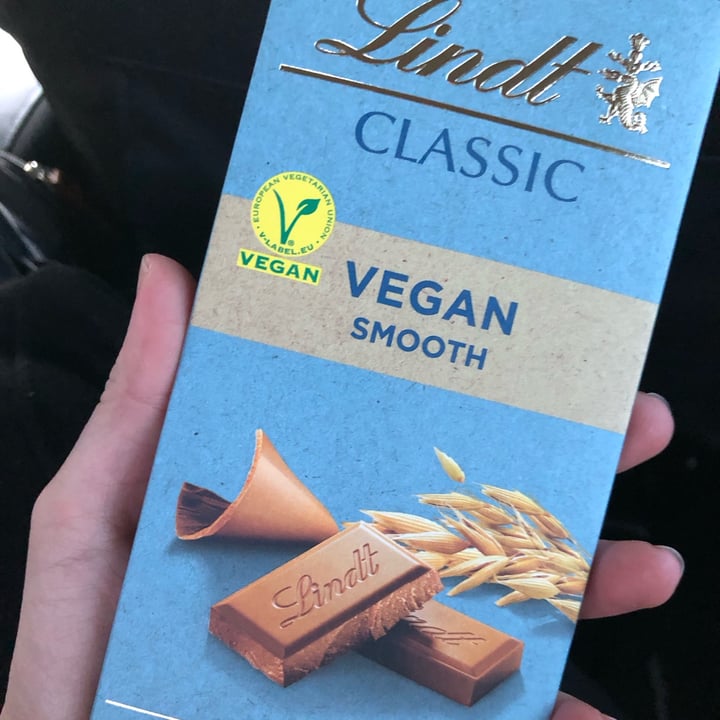 photo of Lindt Classic Vegan Smooth shared by @louiseloveslentils on  21 Jul 2023 - review