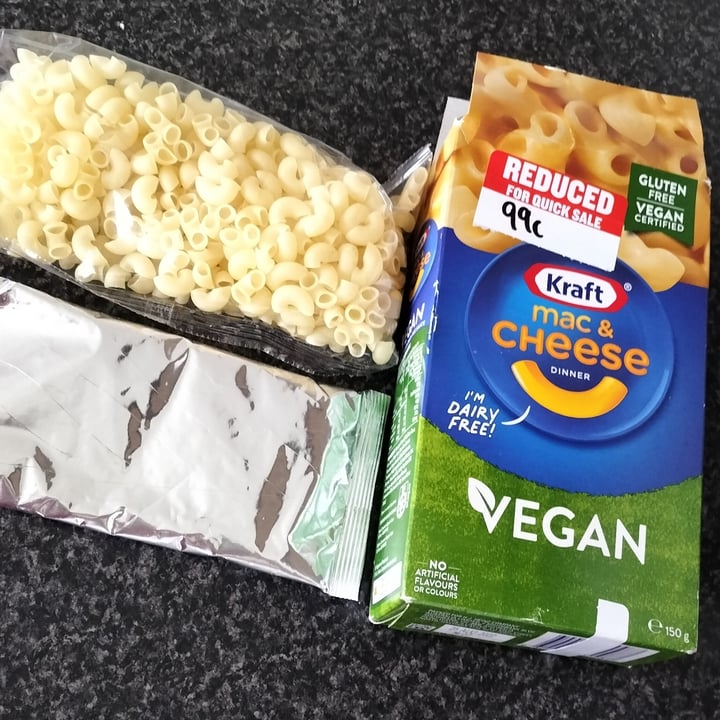 photo of Kraft Mac & Cheese Vegan shared by @helenevegan on  12 Mar 2023 - review