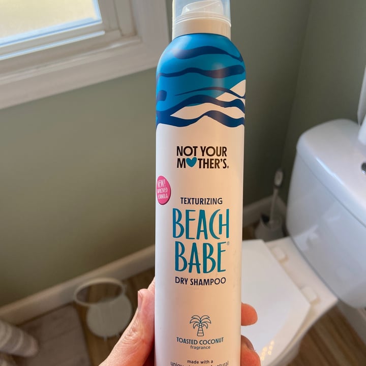 photo of Not Your Mother's Beach Babe Texturizing Dry Shampoo - Toasted Coconut shared by @crandazzo on  11 Mar 2023 - review