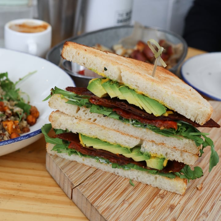photo of The Butcher's Daughter B.L.A.T. Sandwich shared by @lizmaselli on  25 May 2023 - review