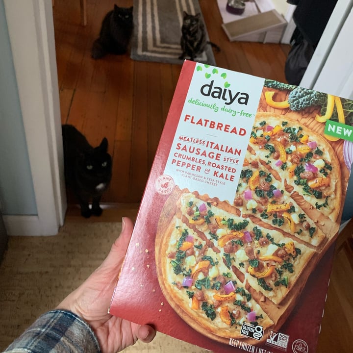 photo of Daiya Flatbread Meatless Italian Sausage Style Crumbles, Roasted Pepper & Kale shared by @allhess on  04 Jan 2023 - review