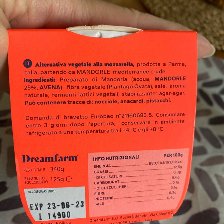 photo of Dream Farm Alternativa vegetale alla mozzarella shared by @ilariabiancolatte1 on  02 Jun 2023 - review