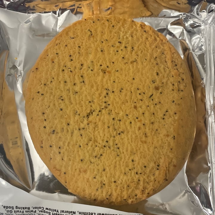 photo of Lenny & Larry’s The Complete Cookie Lemon Poppyseed shared by @amikno on  05 Feb 2023 - review