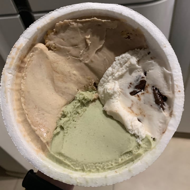 photo of Ainara Helados Veganos Helado 1/2 Kilo shared by @casivegannnnn on  23 Jan 2023 - review