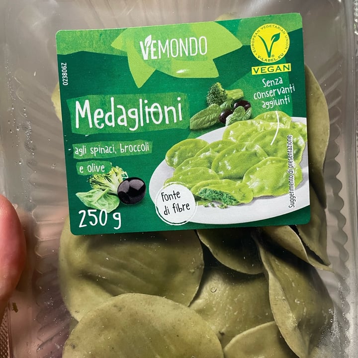 photo of Vemondo  Medaglioni Agli Spinaci, Broccoli e Olive Nere shared by @giada79 on  26 Feb 2023 - review