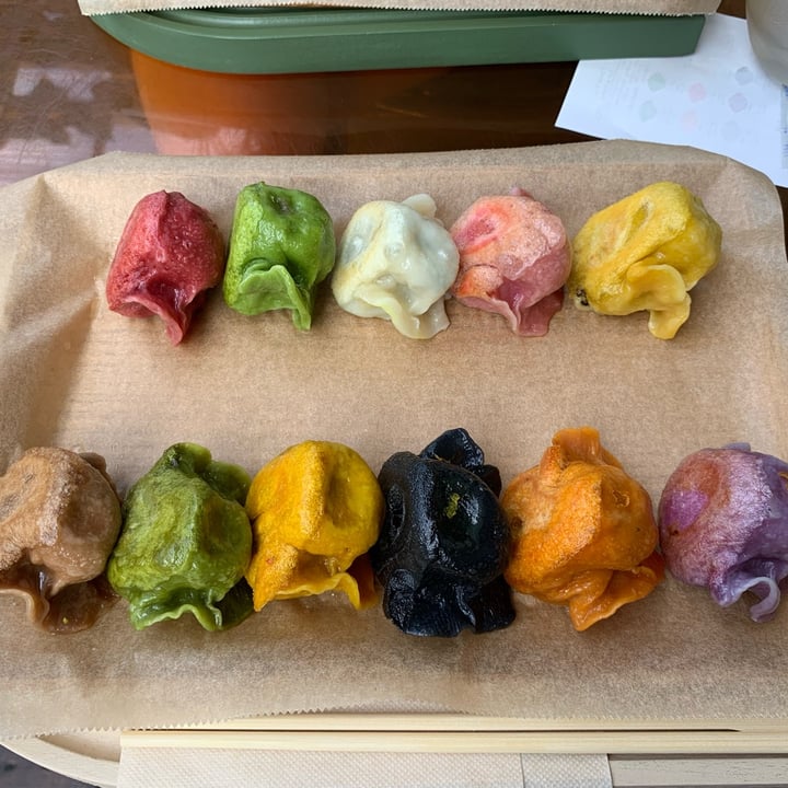 photo of VEGAN GYOZA YU dumplings shared by @optimisticoiseau on  22 Jul 2023 - review