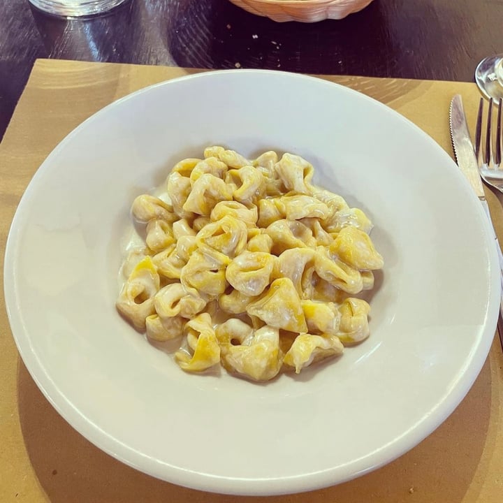 photo of Trattoria Da Zia Allari Tortellini con panna, vegani 🌿 shared by @jess89 on  11 Aug 2023 - review