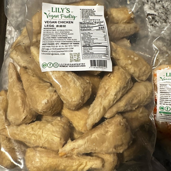 photo of Lily's vegan pantry  vegan chicken legs shared by @thechubbyvegan on  24 Jul 2023 - review