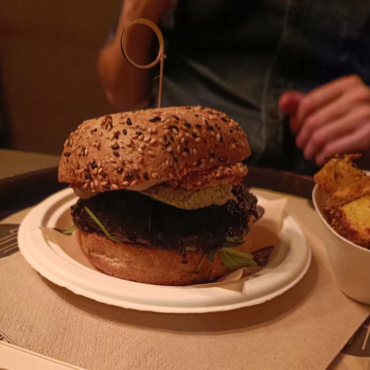 photo of HUG Burger #35 Pluto shared by @francescasantoro on  11 Mar 2023 - review