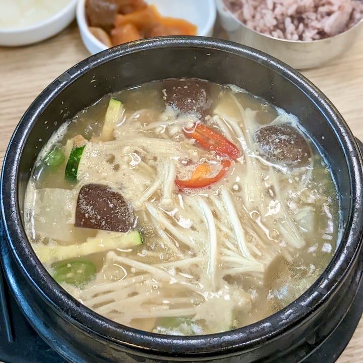 photo of The Boneless Kitchen Doenjang Jjigae (Soybean Paste Stew) shared by @xinru-t on  07 Dec 2022 - review