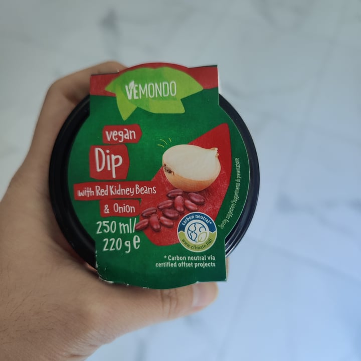 photo of Vemondo vegan dip with red kidney beans & onion shared by @lukasser on  11 Jan 2023 - review