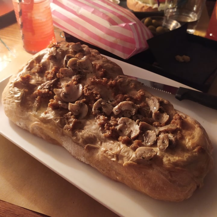 photo of OH! Ficomaeco Pinsa funghi e Beyond Sausage shared by @saracente on  21 Jan 2023 - review
