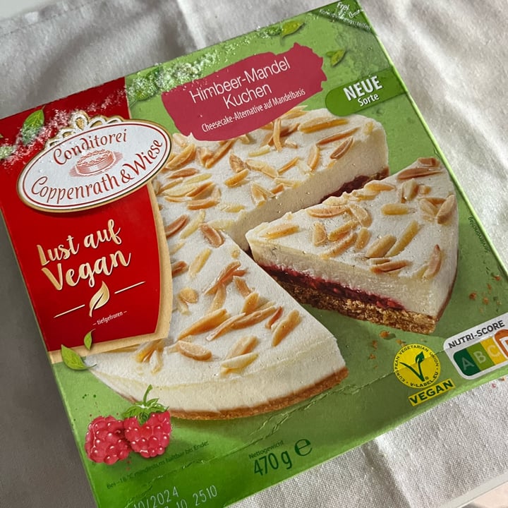 photo of Conditorei Coppenrath & Wiese Himbeer Mandel Kuchen shared by @xanaramos on  10 Aug 2023 - review