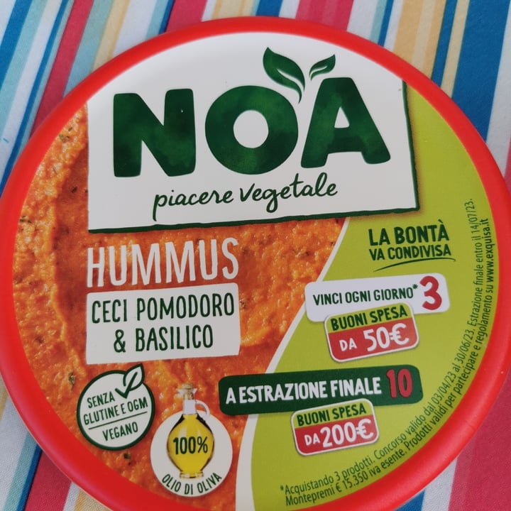 photo of Noa Hummus pomodori e basilico shared by @dafnetre on  14 Jul 2023 - review