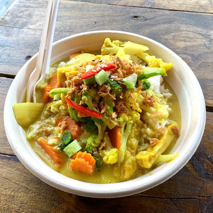 photo of NaNa Noodles bar Yellow Curry With Veg And Tofu shared by @vegpledge on  13 Jan 2023 - review