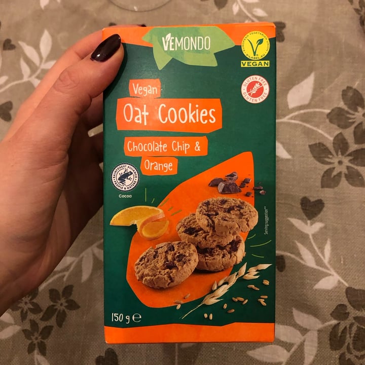 photo of Vemondo oat cookies chocolate chip & orange shared by @rachelerg on  02 Apr 2023 - review