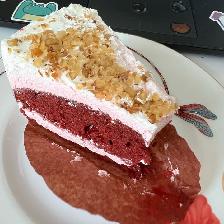 photo of iVegan Wellness Center Vegan Cake shared by @nhinhithenhenhe on  23 May 2023 - review