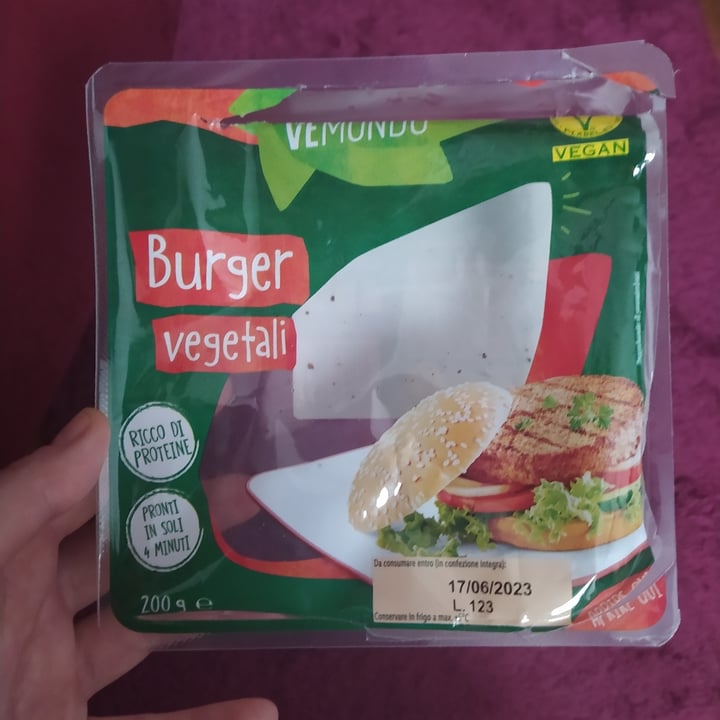 photo of Vemondo Burger vegetali shared by @chiaraveg75 on  20 May 2023 - review