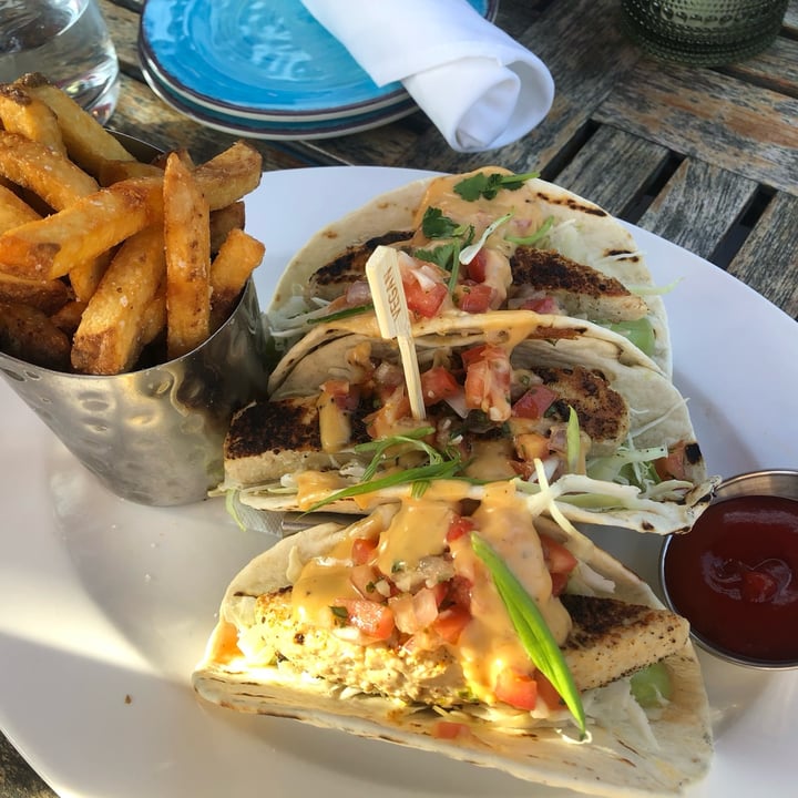 Martini's Bar & Patio Centreville Chicopee, Kitchener, Canada Roja