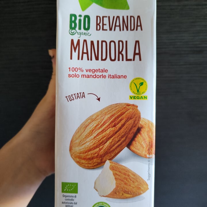 photo of Vemondo Bio Bevanda Mandorla shared by @queeervegan on  03 Apr 2023 - review