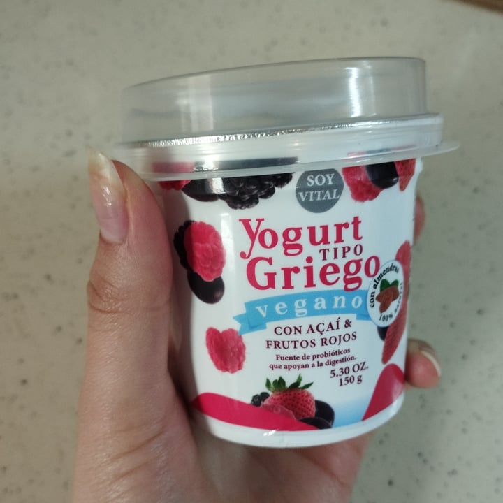 photo of Soy vital Yogurt griego shared by @hugallyourfriends on  27 Dec 2022 - review