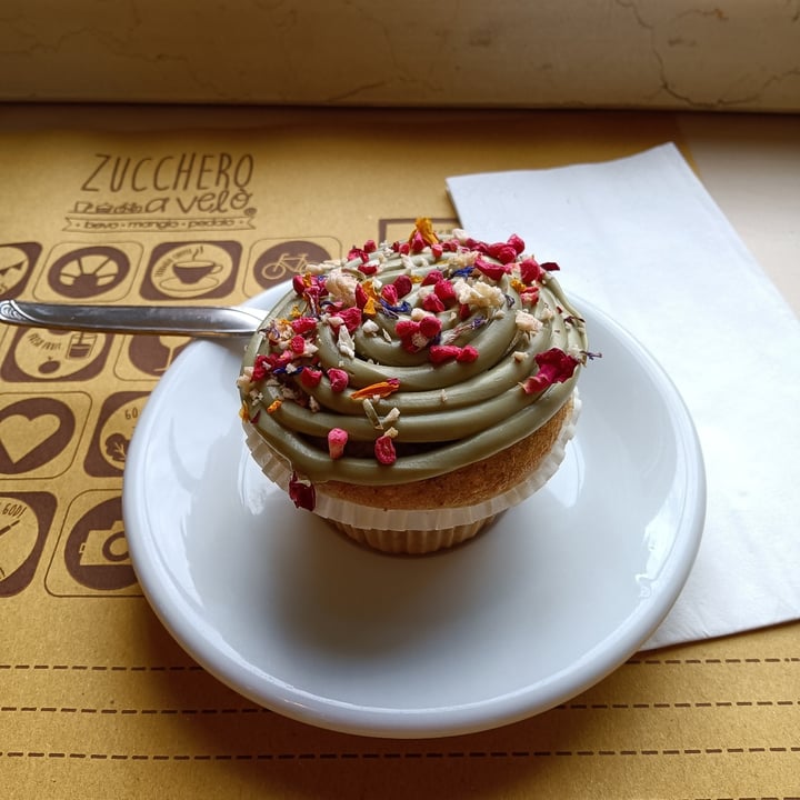 photo of Zucchero a Velò Cupcake Al Pistacchio shared by @silviacoacci on  02 Jan 2023 - review