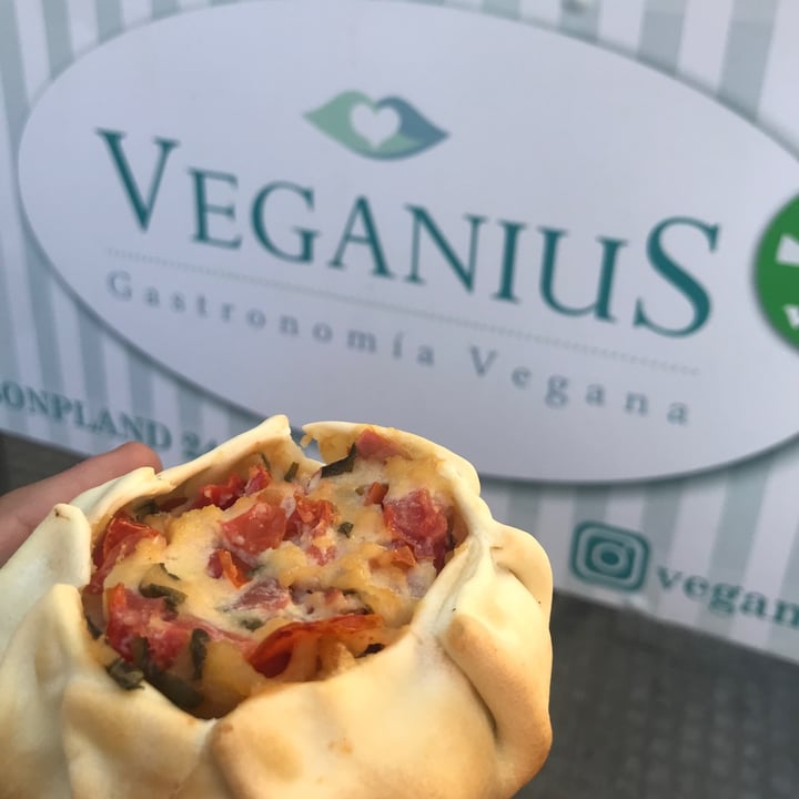 photo of Veganius Empanada capresse shared by @mateovarrailhon on  09 Jan 2023 - review