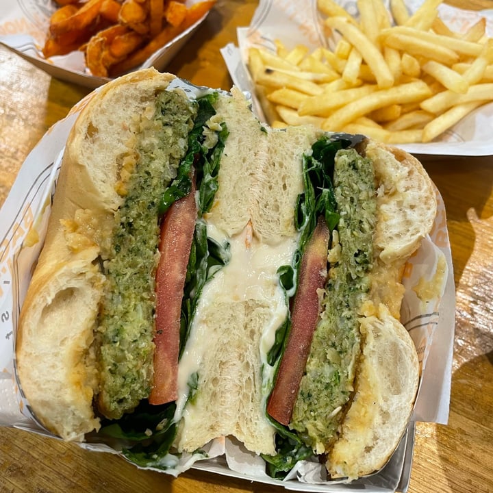 photo of Bagel Store Green oat shared by @misscyanide on  25 Apr 2023 - review