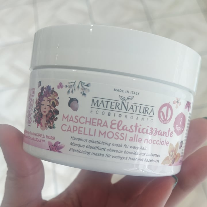 photo of MaterNatura Maschera Elasticizzante Capelli Mossi shared by @monicosa on  11 Apr 2023 - review
