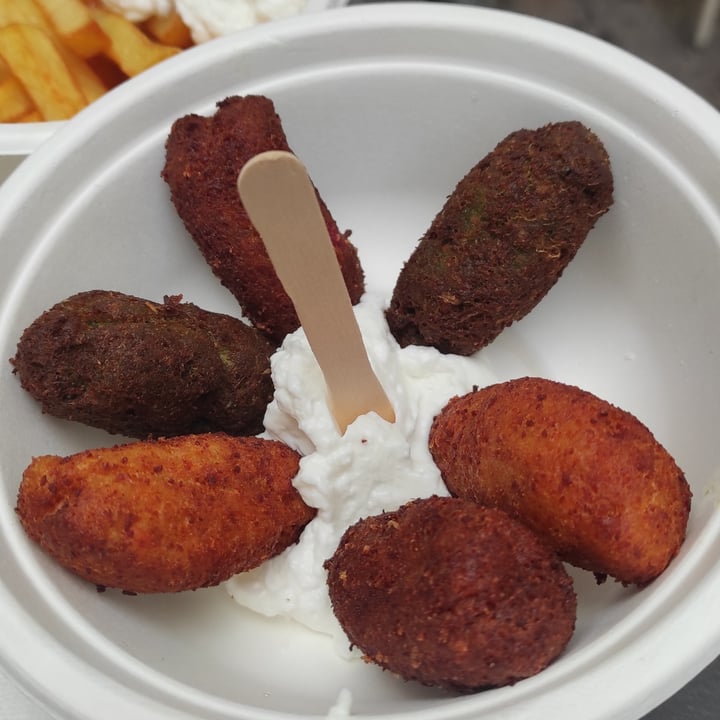 photo of Mel Vegan Fast Food (Castillo) Croquetas shared by @veganjumjum on  24 Jan 2023 - review