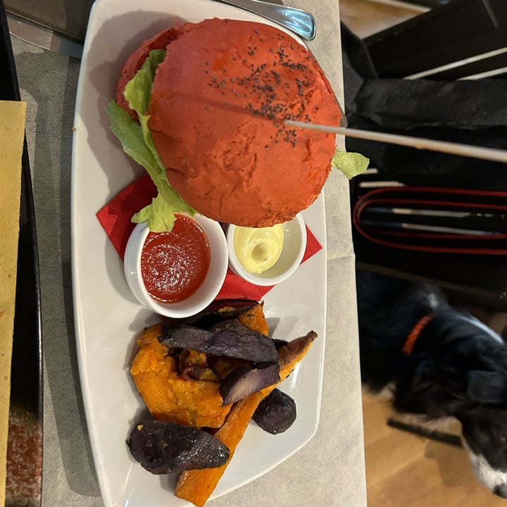 photo of Amaranto Ristorante BEYOND burger shared by @alexsunrise on  03 Jan 2023 - review