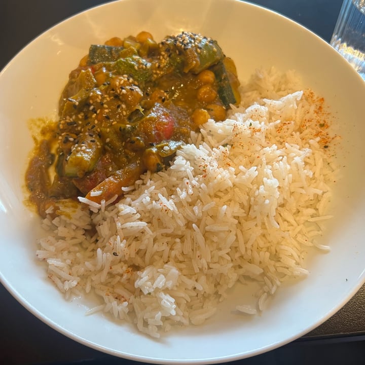 photo of BO & GOLA Curry de légumes avec riz shared by @gabitac94 on  28 May 2023 - review