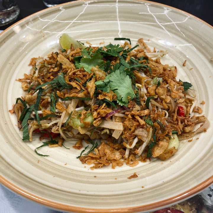 photo of Wagamama Pad thai vegan shared by @emmis on  17 Apr 2023 - review