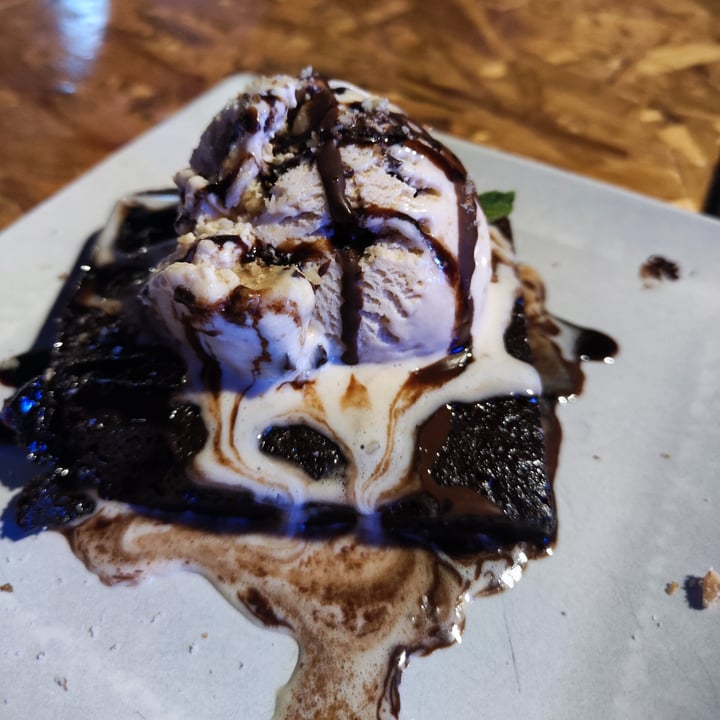 photo of Mad Mad Vegan Brownie shared by @martate on  28 Jul 2023 - review
