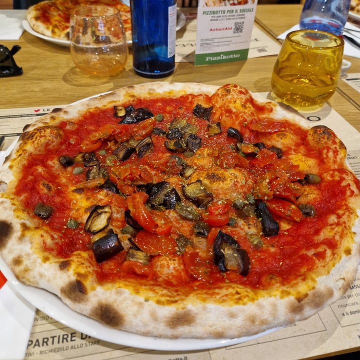 photo of Pizzikotto Pizza mediterranea shared by @eleveg98 on  09 May 2023 - review