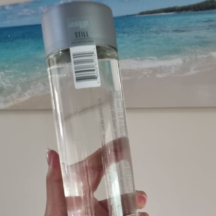 photo of voss Still 💦 Water shared by @sunshineyum on  10 Apr 2023 - review