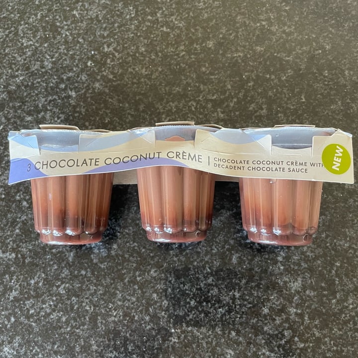 photo of Woolworths Food 3 Coconut Chocolate Creme’ shared by @caittyler on  16 Mar 2023 - review