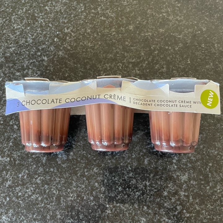 photo of Woolworths Food 3 Coconut Chocolate Creme’ shared by @caittyler on  16 Mar 2023 - review