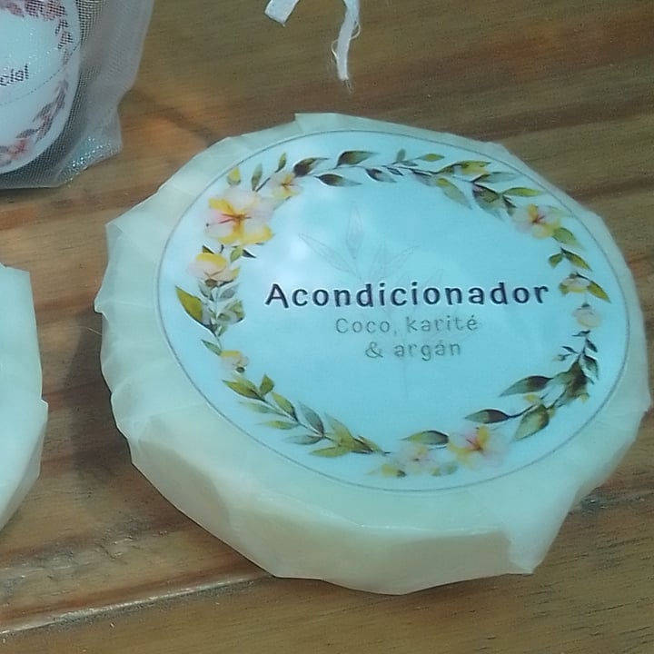 photo of Ada belleza saludable Acondicionador sólido shared by @mayyani on  12 Jan 2023 - review