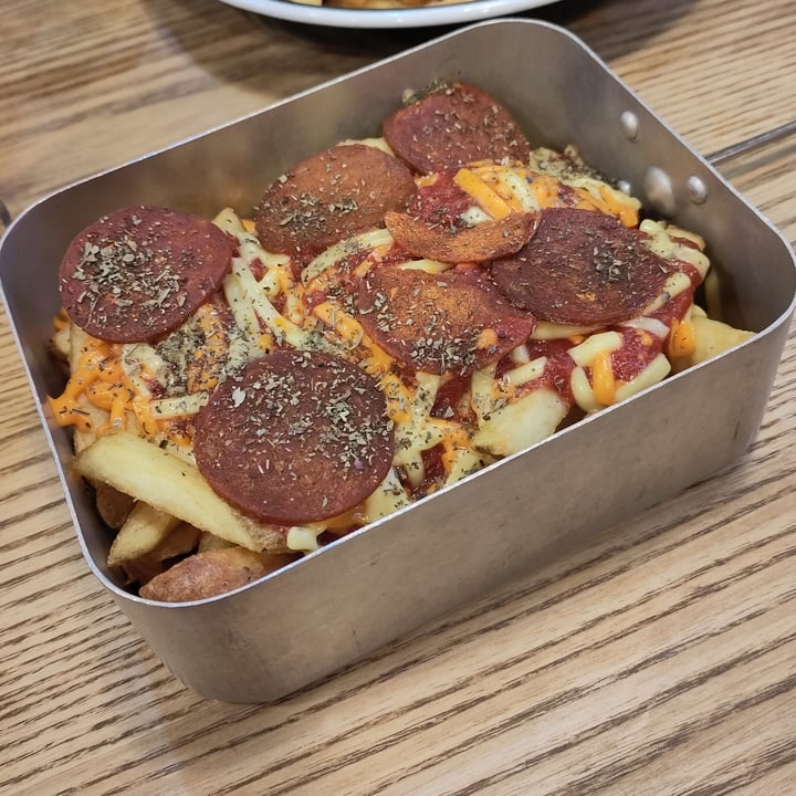 photo of VGN Boulevard Pepperoni Pizza Loaded Fries shared by @dashvegan on  12 Jun 2023 - review