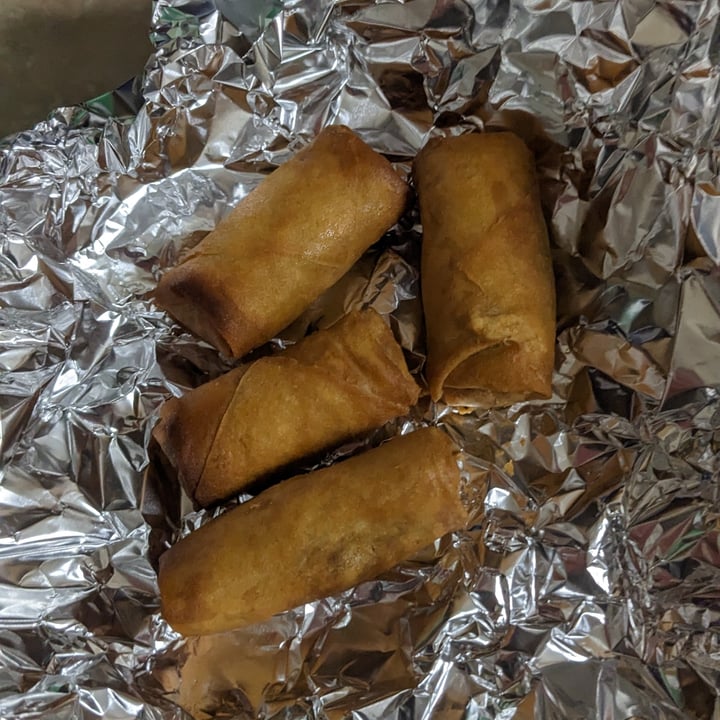 photo of Indian Grocery Outlet Vegetarian Desi Spring Roll shared by @sudogtfo on  07 Mar 2023 - review