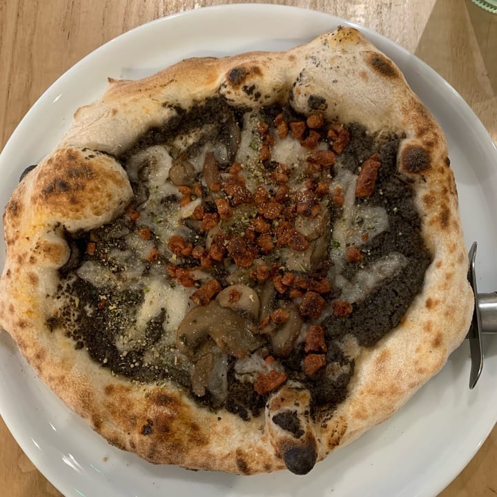 photo of Purezza - Vegan Pizza Camden Black Truffle Pizza shared by @rubyami on  06 Jan 2023 - review