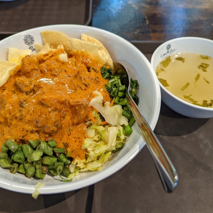 photo of Gokul RAAS Vegetarian plant based butter chicken bowl shared by @omnionajourney on  30 Nov 2022 - review