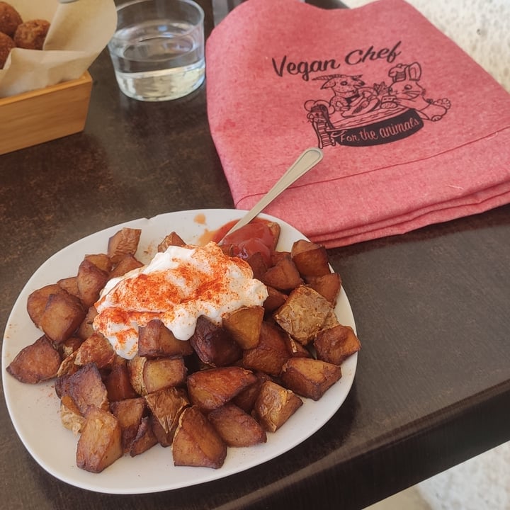 photo of Petit Vegan Patatas Bravas shared by @soad19 on  08 Apr 2023 - review