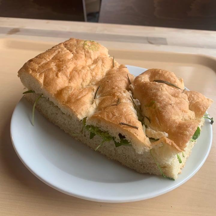 photo of The Kingfisher Kitchen Avocado, Sun dried Tomato & Rocket Foccacia shared by @beckyallott on  04 May 2023 - review